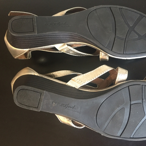 Natural Soul low wedge sandals--$5 SALE! - Picture 3 of 3